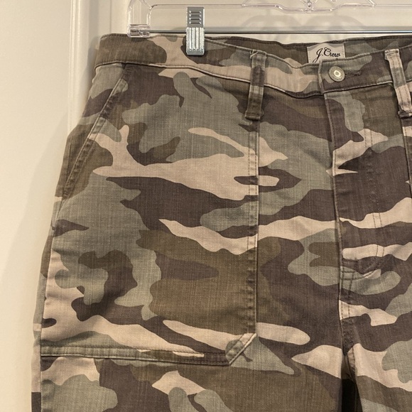 J Crew Women’s camouflage Capri pants size 33 - Picture 2 of 7